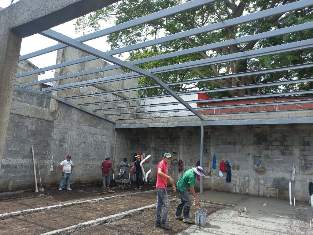 Plaza Cumbres Las Colinas